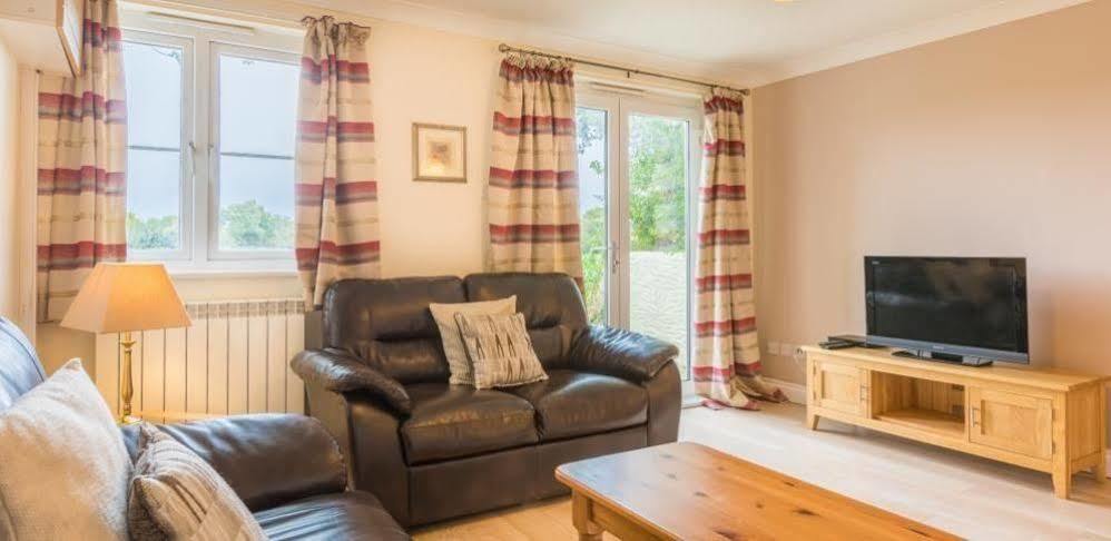 Ellingham Self-Catering Cottages Saint Peter Port Exterior photo