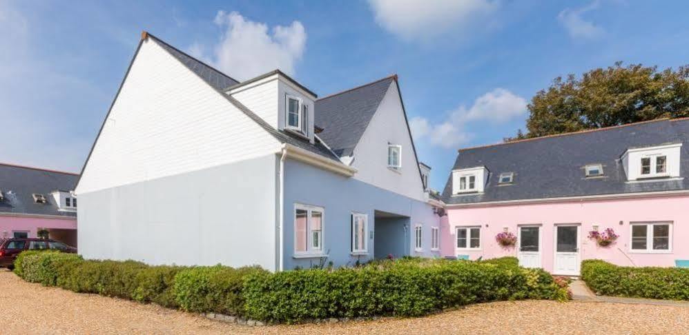 Ellingham Self-Catering Cottages Saint Peter Port Exterior photo